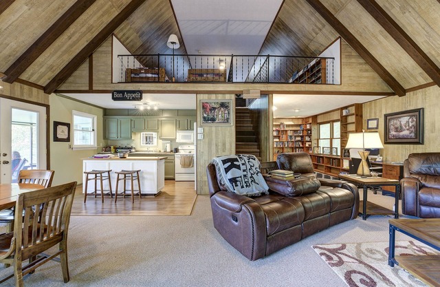 Great lake views, super fast WiFi, Lake/Dock access