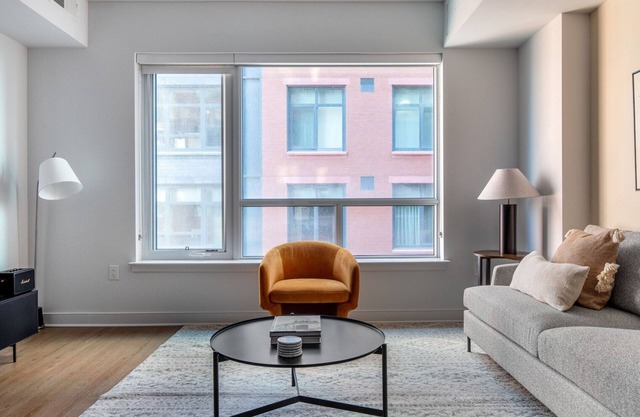 Great Mount Vernon Studio w/Rooftop Pool, nr Metro, by Blueground