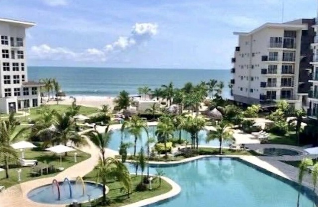 Great place at the beach to spend your holidays. Great views.