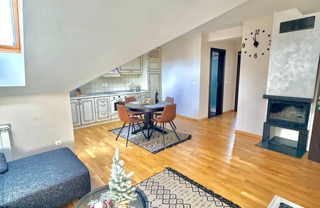 Green Hill Apartment