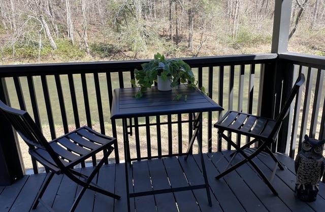 Green River Cottage-Beautiful riverfront home recently remodeled!