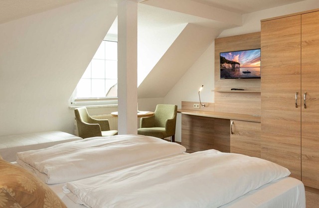 Großes Doppelzimmer - Ferienzimmer und -wohnungen mit Seeblick