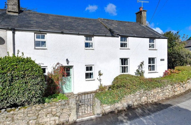 Groesfa - Four Bedroom House, Sleeps 8