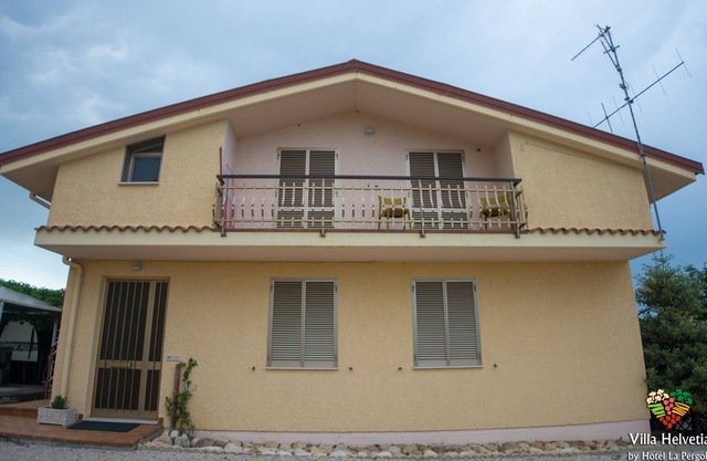 Ground Floor Apartment with Outdoor Pool
