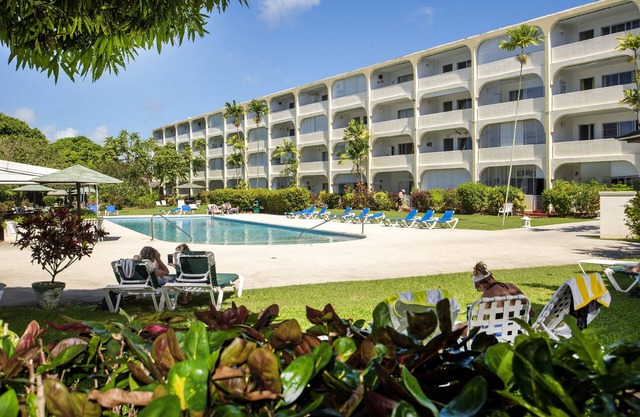 Ground floor apartment located in Hometown, 5 min walk to the Beach