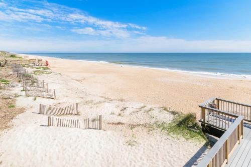 Ground Floor Convenient Gated condo at Beach Sawgrass - Pet Friendly!