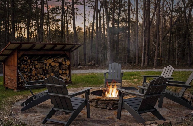 Group Getaway – Hemlock Haven Sleeps 16