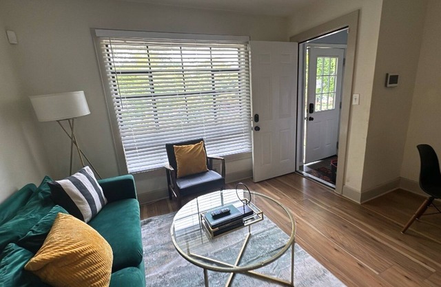 Group-Ready West End Duplex | Save Big Midweek!