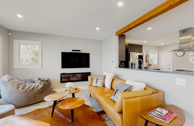 Grove Road Lakehouse