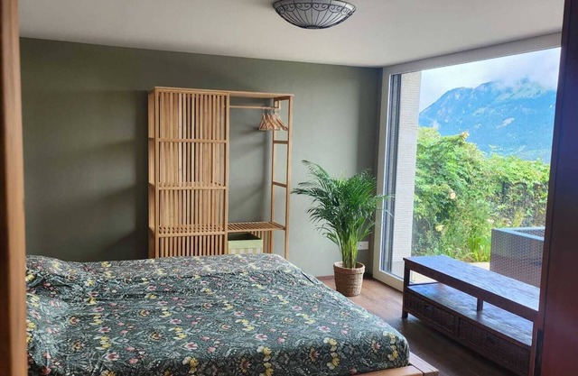 Guest apartment with breathtaking lake view in the Swiss mountains