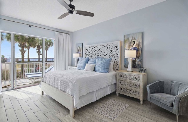Guest Favorite| Gulf Front | Accommodates 12 | Beach Serv. I Pet Friendly|