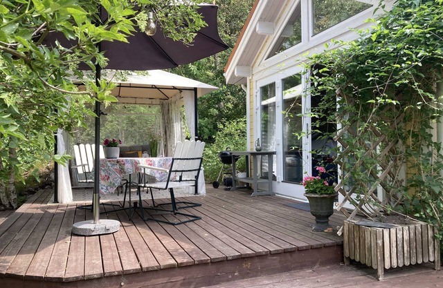 Guest house with lake view, close to Stockholm, Sweden
