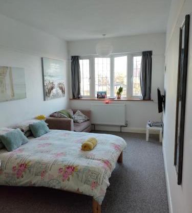 Guest suite 50m from the beach