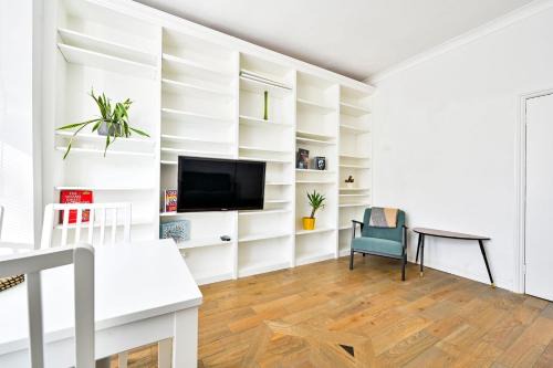 GuestReady – Bright 2BR Near West Hampstead