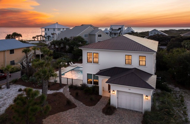 Gulf Breeze - Custom Home, Grayton Beach, 30A, Private Pool, Steps to the Beach!