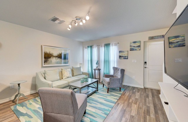Gulf Cost Home 5min to I-75 & Sunseekers Resort