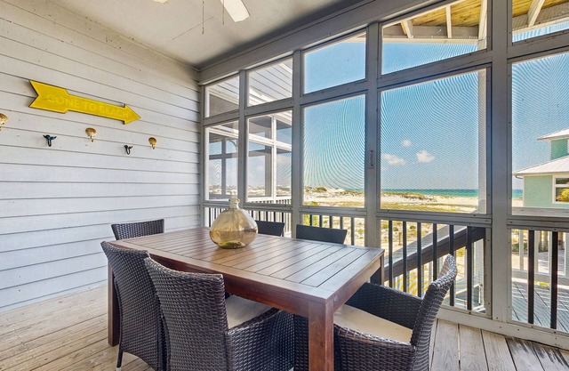 Gulf-front duplex w/amazing views & screened deck - right on the beach