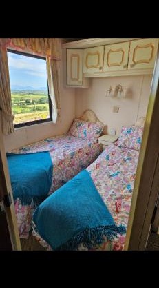 Gwel y mynydd Caravan