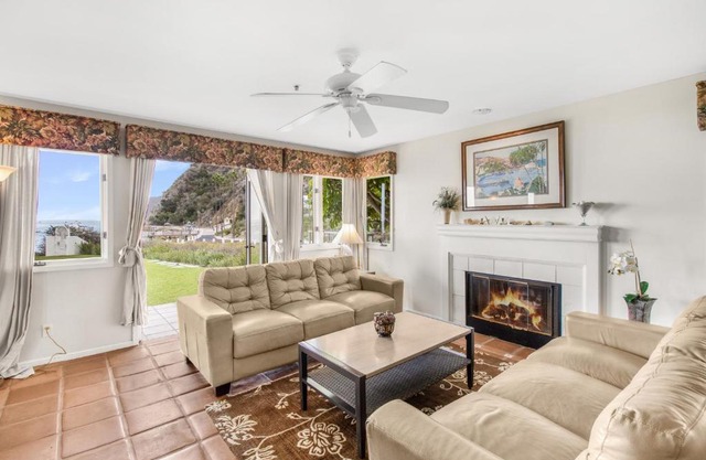 H1063 - Hamilton Cove Villa 10-63 by Catalina Island Vacation Rentals