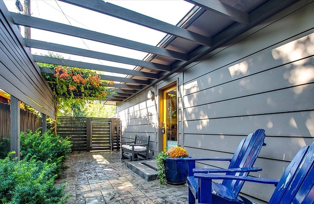 #HabitueHomes - The Modern Studio - Near Downtown!