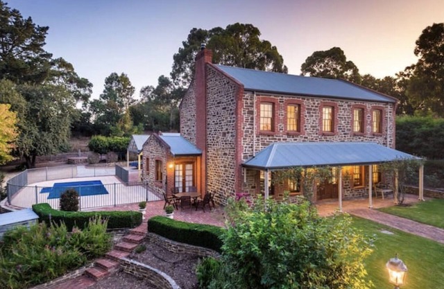 Hahndorf Luxury Retreat 5 Bedrooms for 12 people