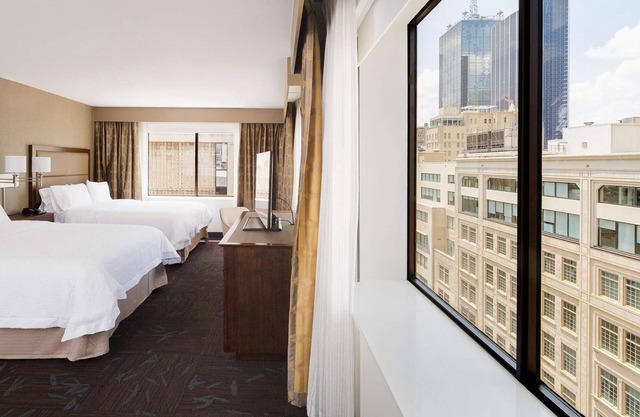 Hampton Inn & Suites Dallas Downtown