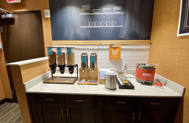 Hampton Inn & Suites Deland
