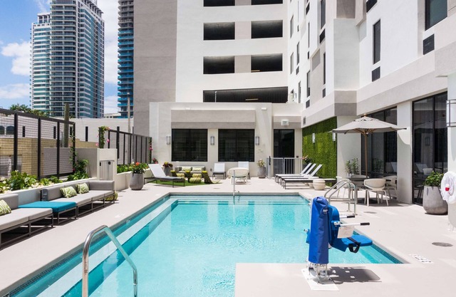 Hampton Inn & Suites Miami Wynwood Design District