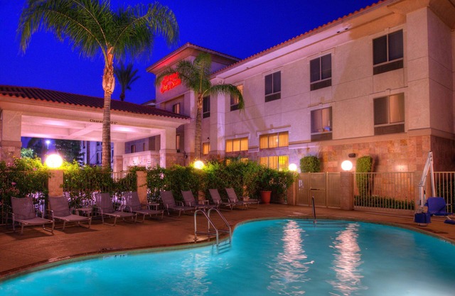Hampton Inn & Suites Ontario