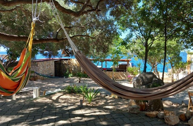Hana Beach Apartment