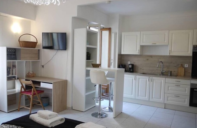 Happy - a spacious studio flat with balcony 300m from the beach