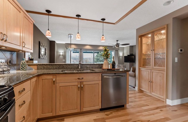 Harbour 2BDR Condo in Grand Haven 202