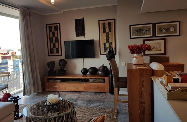 Harbour Bridge Suite 220