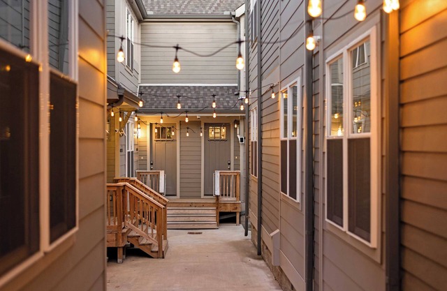 Hart Suite 1 by Avantstay Gorgeous Town House w/Modern Amenities in Nashville!
