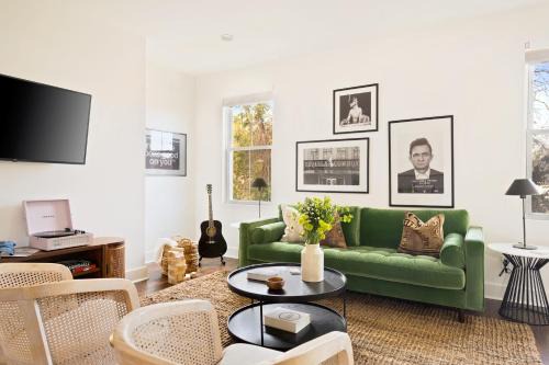 Hart Suite Buyout 4 by AvantStay Two Town House Buyout w Modern Amenities in Nashville