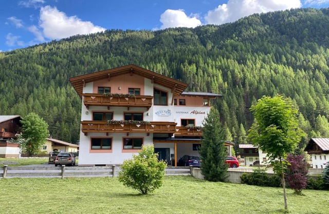 Haus Alpina & Landhaus Schöpf