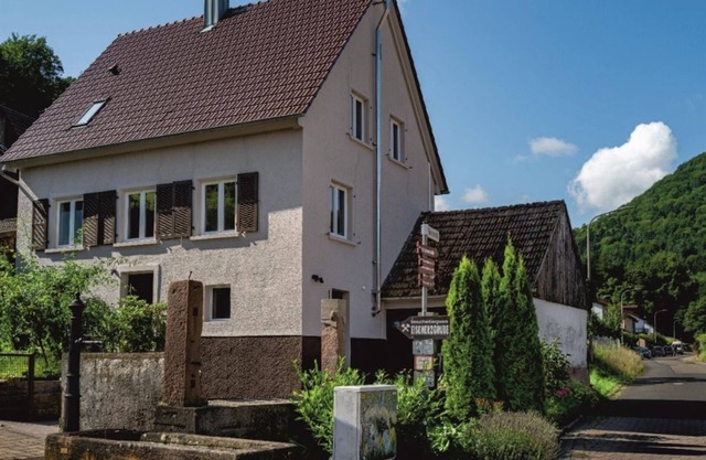 Haus Am Brunnen - vacation home, shower and bath, WC, 3 bedrooms