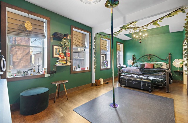 Haüs of Bliss: A Luxe, 2- Story Condo w/Hottub 20min from Manhattan & Metlife