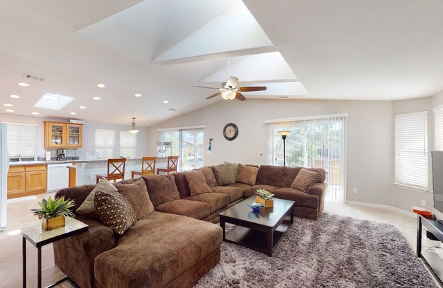 Havasu Lake Home - Access to Pool, Hot Tub & Clubhouse with Pool Table & Gym