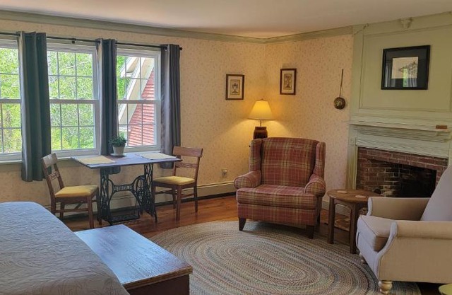 Hawks House Inn