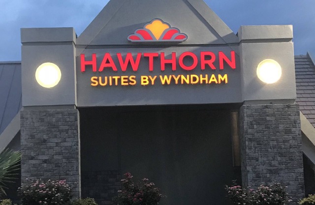 Hawthorn Suites by Wyndham Columbia