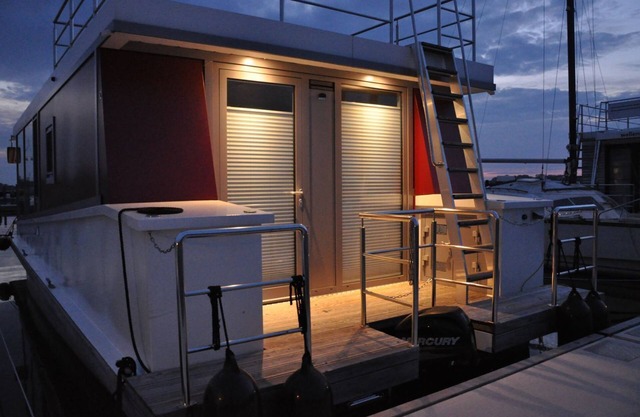 HB - Hausboot Floating 30 "paula" - Abseits vom Trubel - Urlaub auf dem Hausboot "paula" im