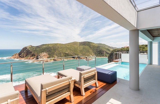 Head over Hills Luxury Retreat
