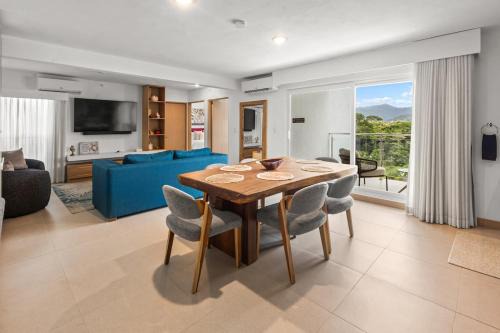 Heart of Jaco, Modern Style, Steps to the Sand