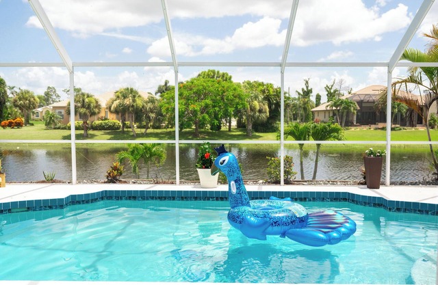 Heated Pool, WIFI, Grill, Near Boca Grande and Englewood Beach,nYard w/Canal