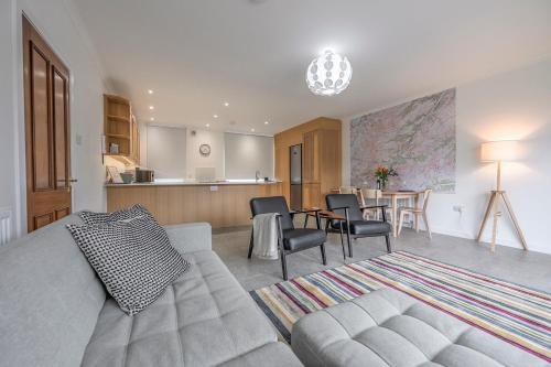 Heathercroft Apartment-quiet, 2 bed apartment