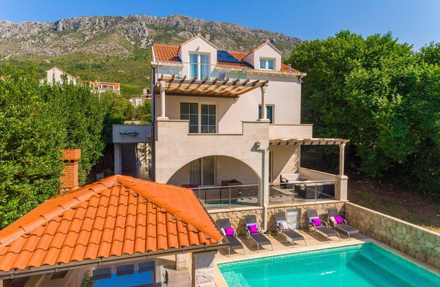 Hedera Estate, Villa Hedera X