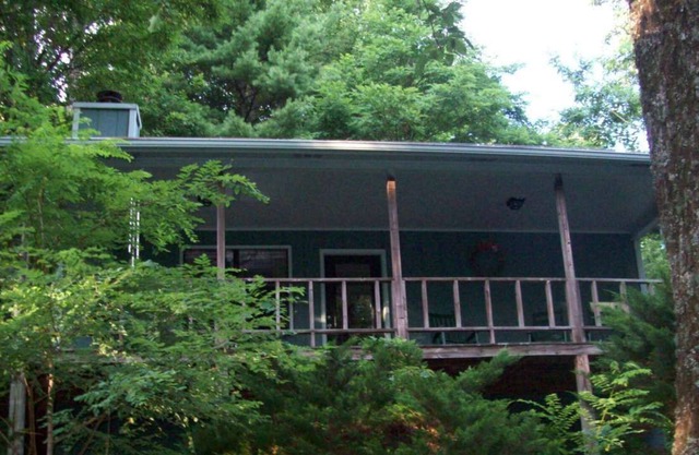 Helton Falls Lodge-Guesthouse cabin