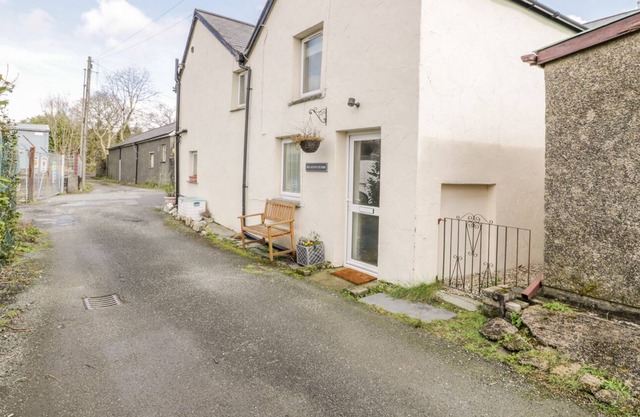 HEN AELWYD YR URDD, pet friendly, with open fire in Llan Ffestiniog