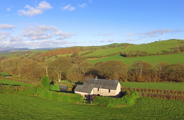 Hendre - Three Bedroom House, Sleeps 5